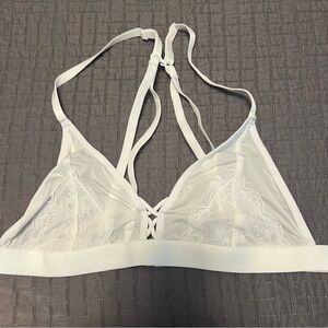 Bralette with a convertible clip option for a crisscross back.